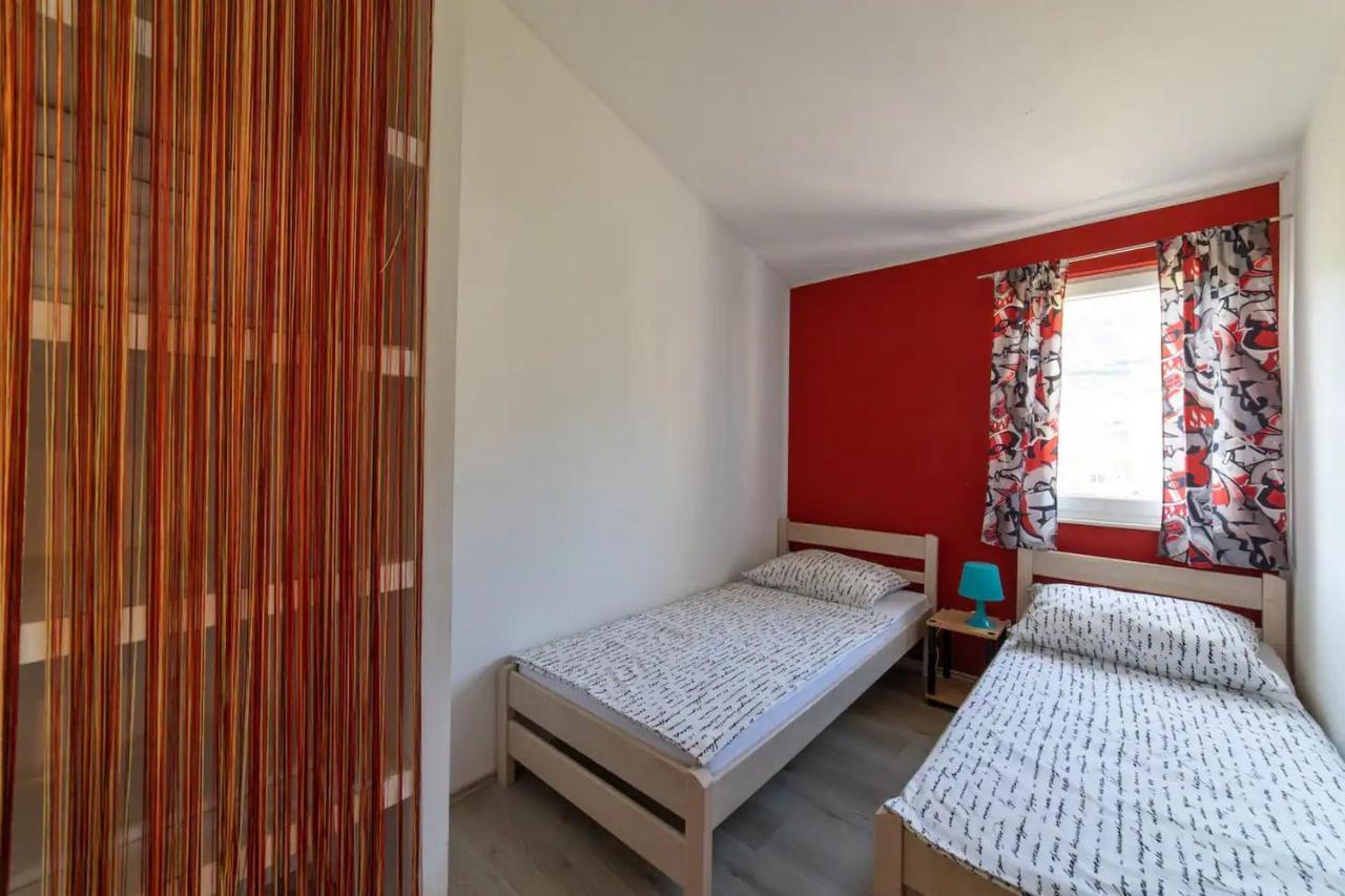 Holiday Home Chester With Heated Pool Kastela Exterior photo